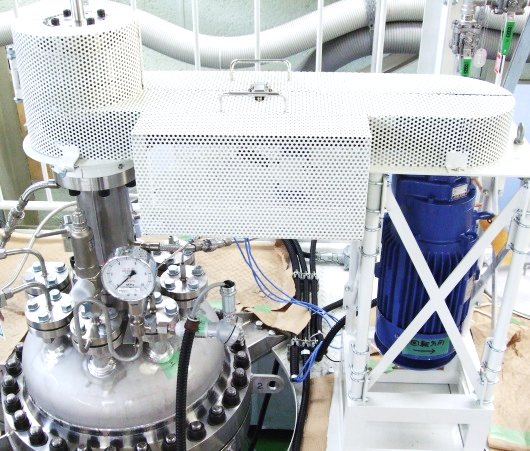 AKICO製 ベルト駆動型マグネット式ノンシール撹拌機・150L容器用