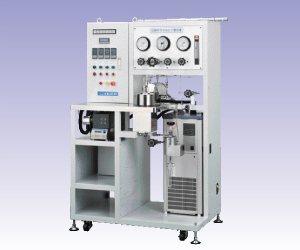 AKICO製 超臨界CO2抽出分離装置。抽出・分離槽と制御盤を組み込んだユニット